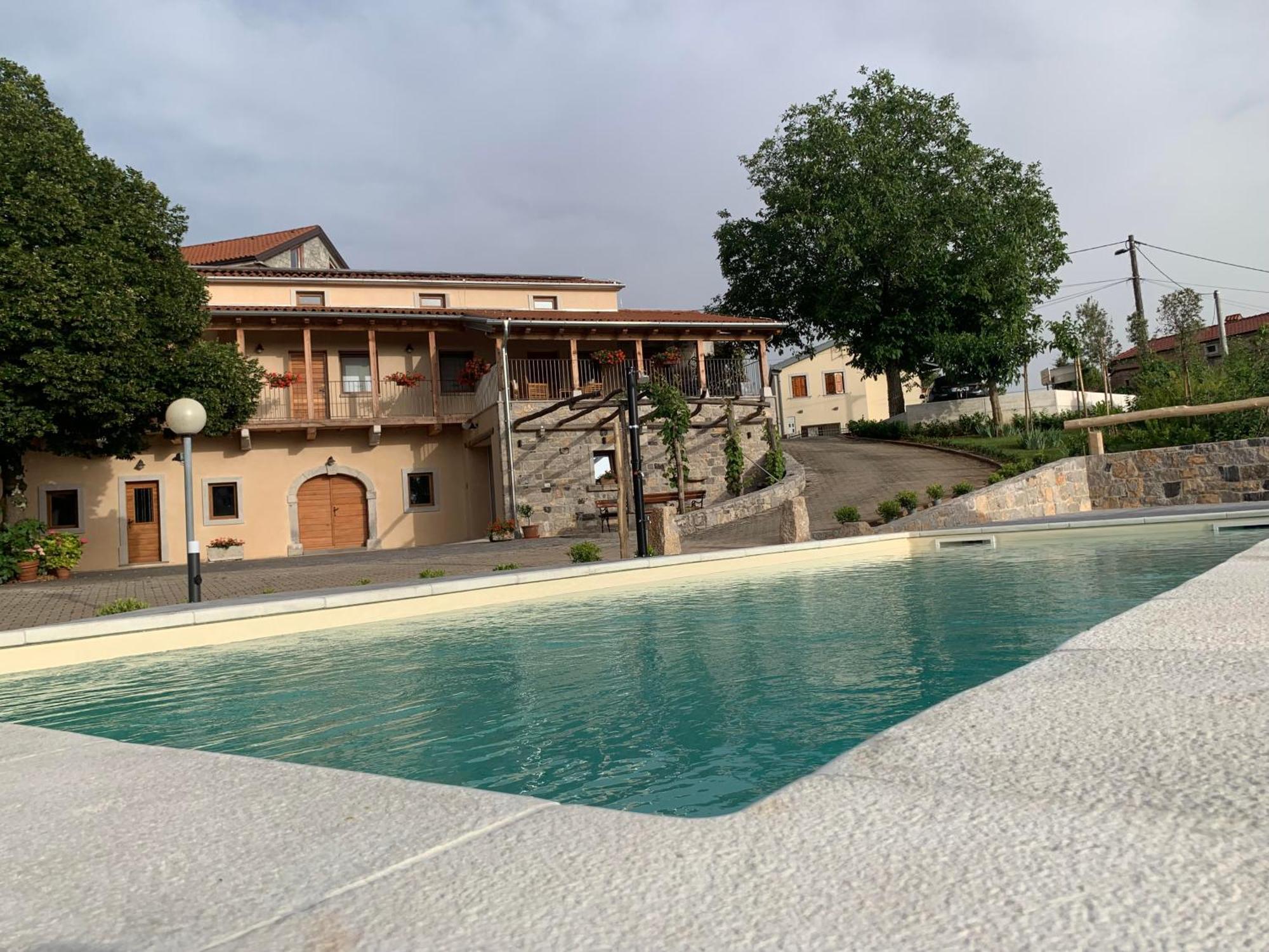 G House Hotel Dutovlje ภายนอก รูปภาพ