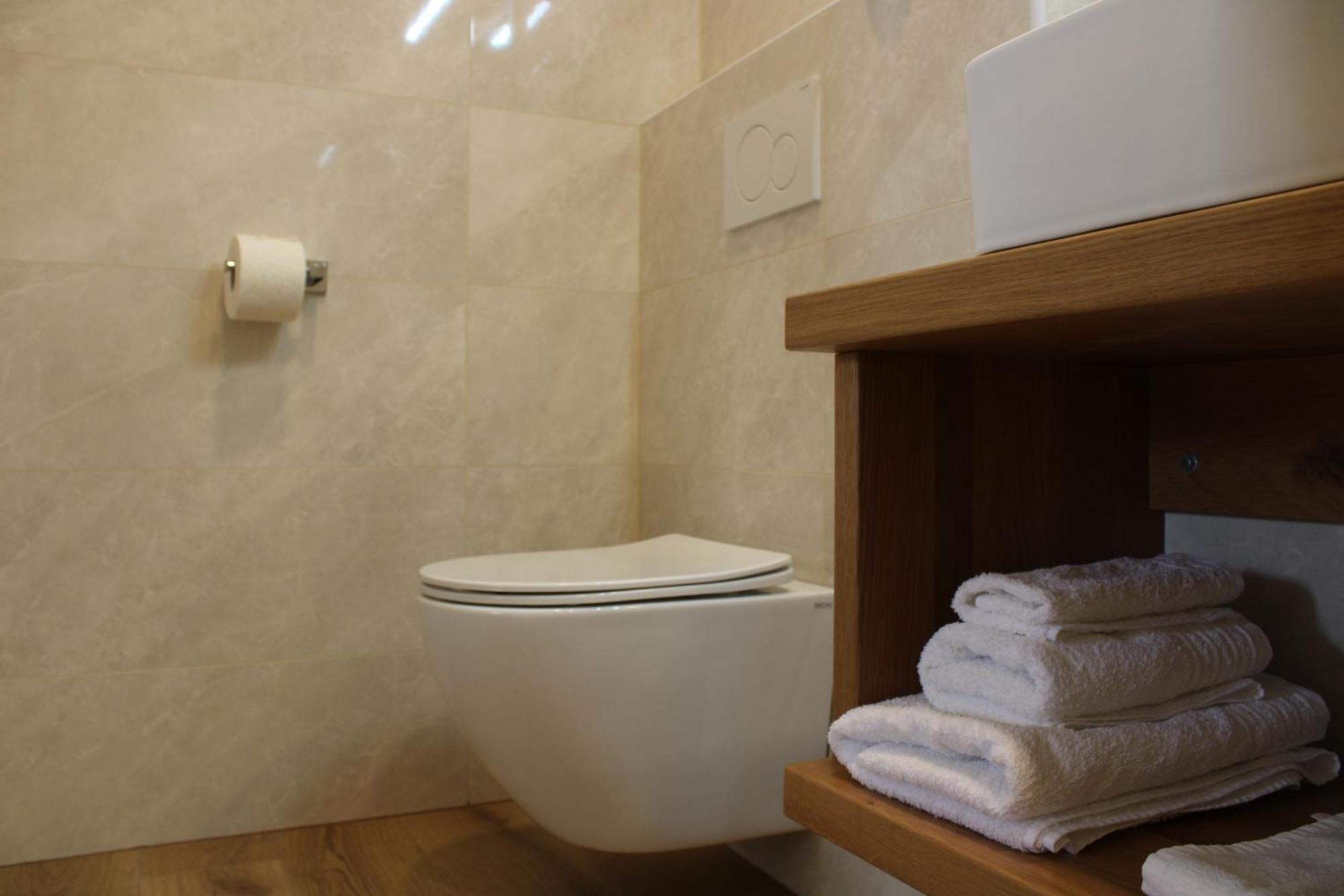 G House Hotel Dutovlje ภายนอก รูปภาพ