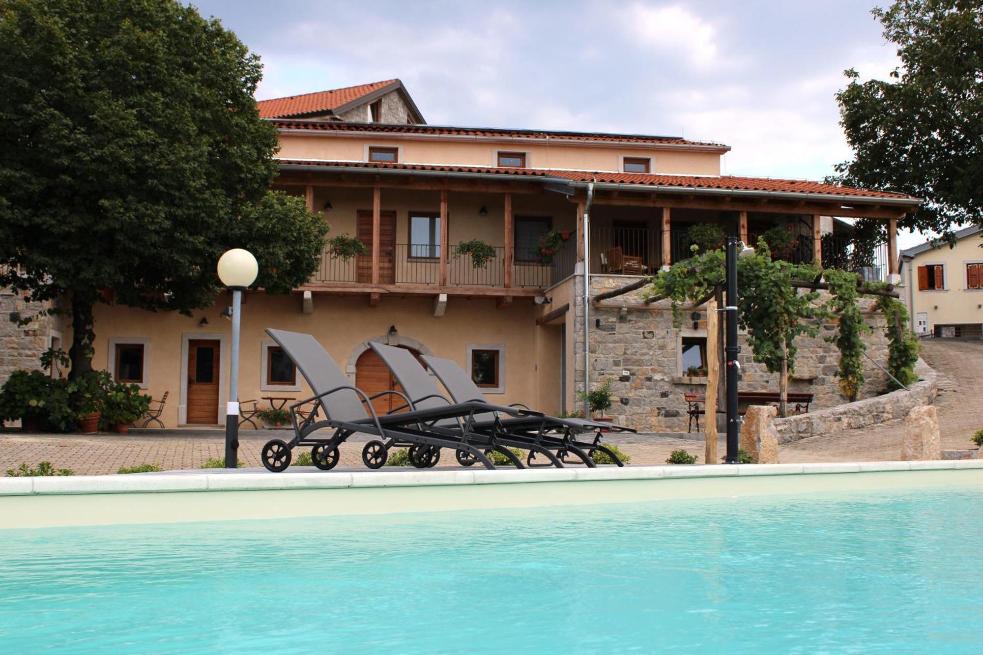 G House Hotel Dutovlje ภายนอก รูปภาพ